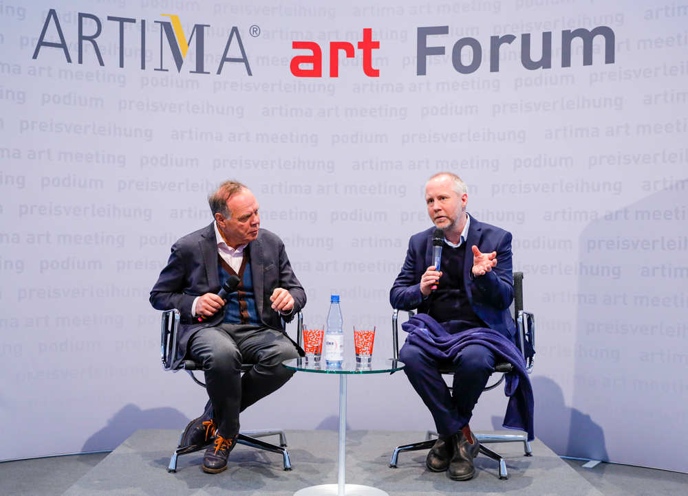 Carl Friedrich Schroer und Dr. Felix Krämer (v.l.) im Gespräch im ARTIMA art Forum 2020