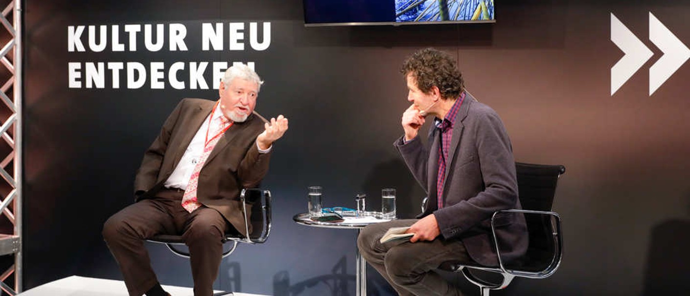 SWR2 journaliste Andreas Langen et commissaire Ewald Karl Schrade