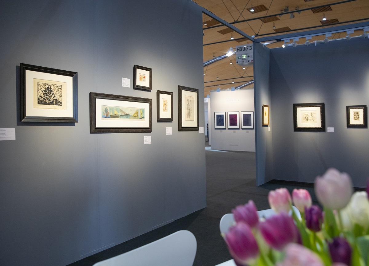 Gallery Thole Rotermund with paper works 